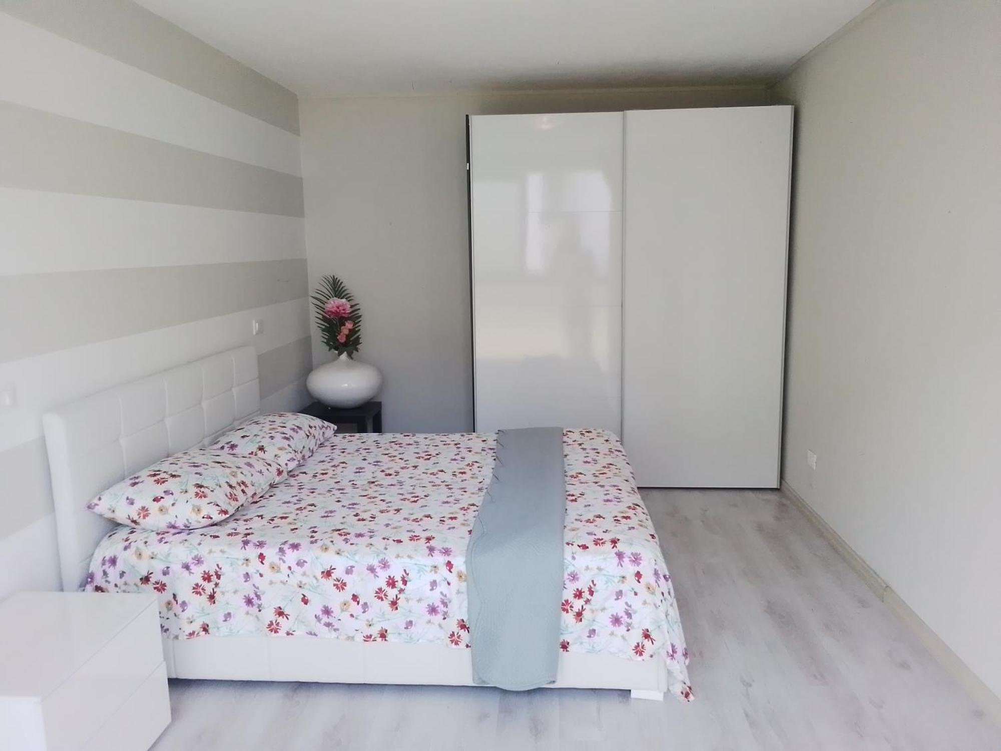 Holiday Apartaments Десенцано дел Гарда Екстериор снимка