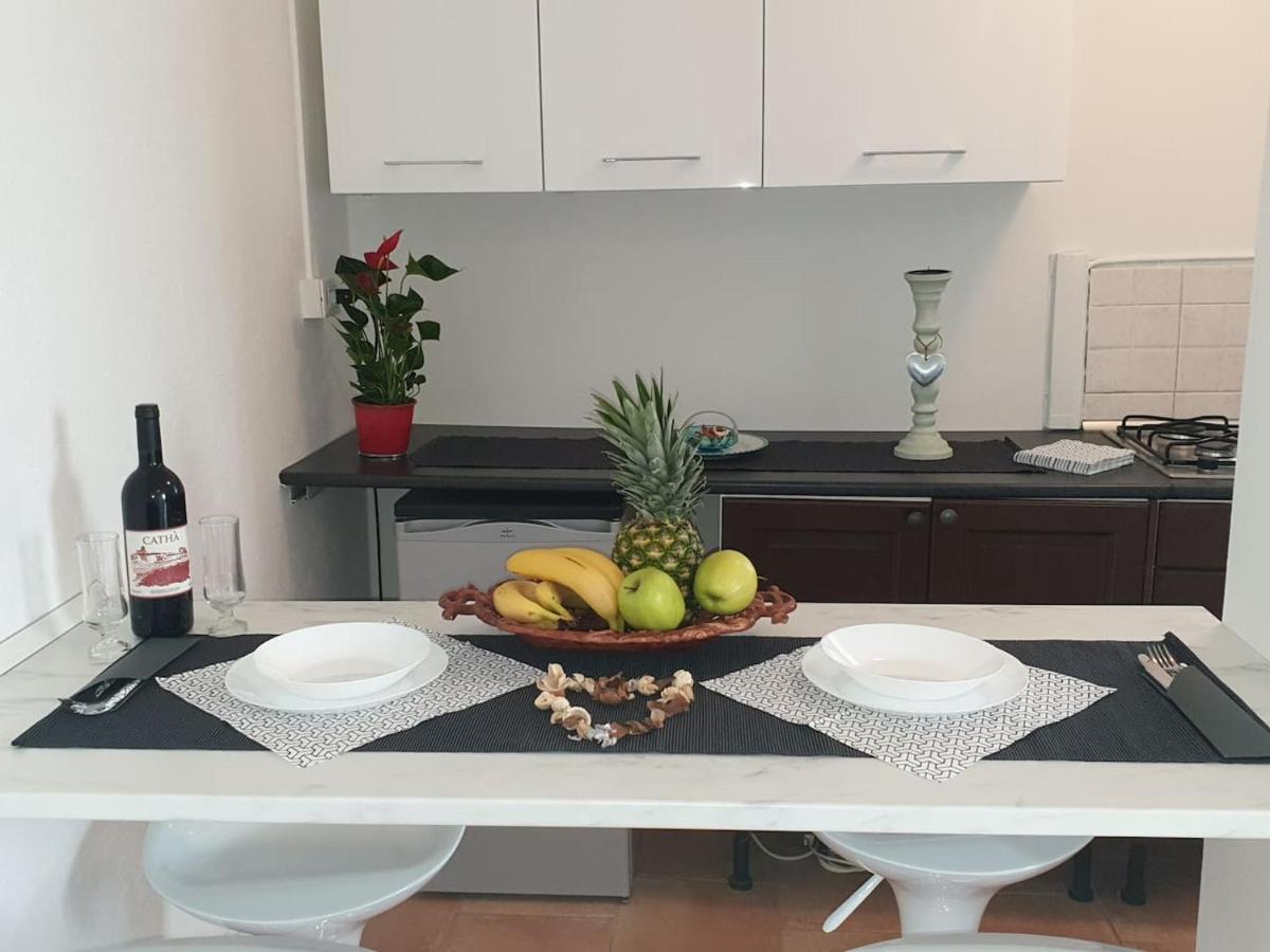 Holiday Apartaments Десенцано дел Гарда Екстериор снимка