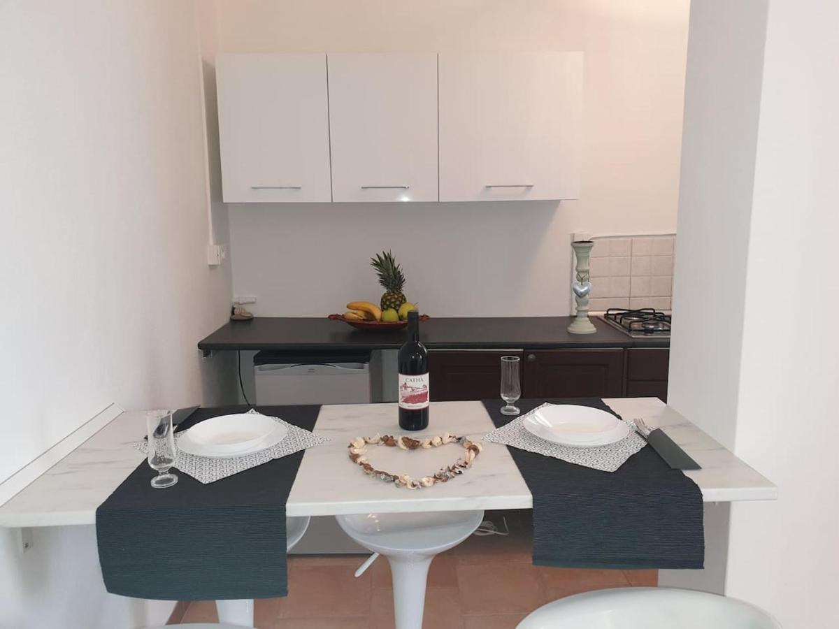 Holiday Apartaments Десенцано дел Гарда Екстериор снимка